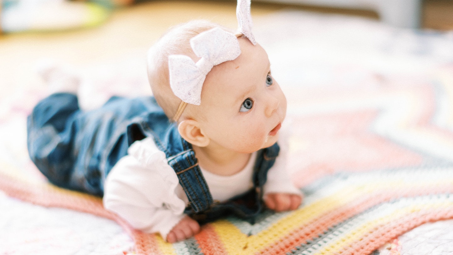 baby holding head up