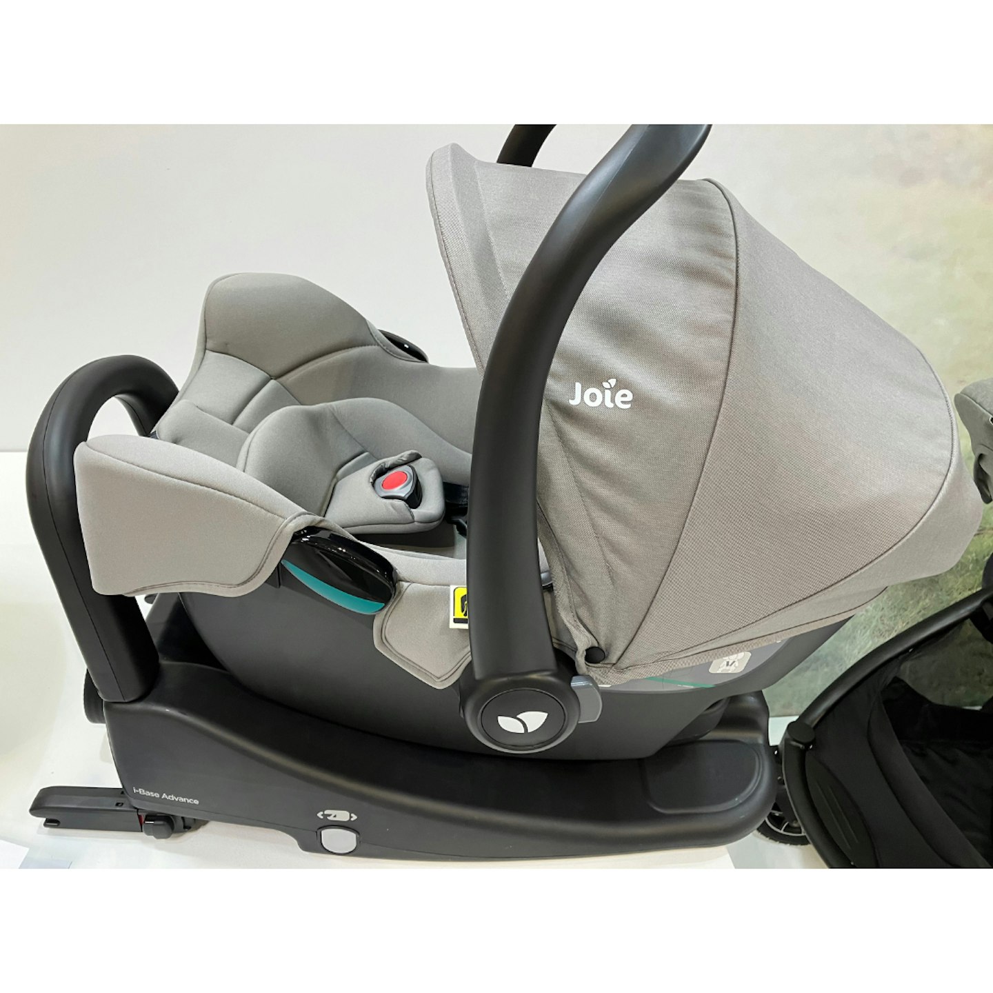 Joie i-snug cat seat side-view